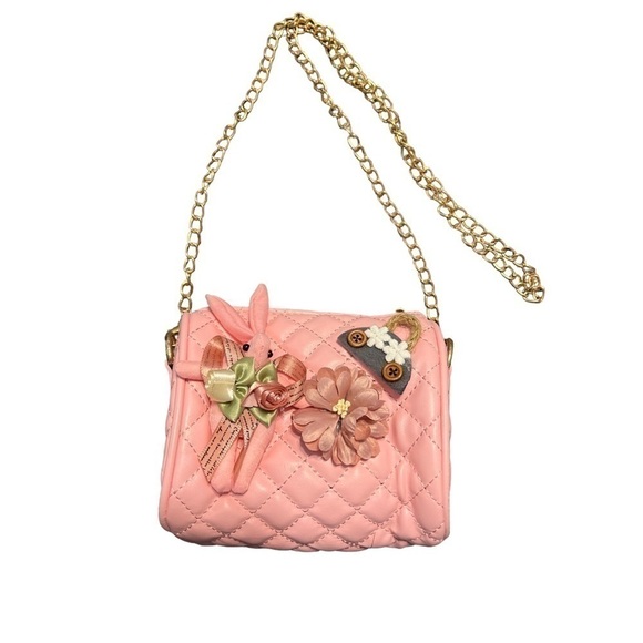 FAUX leather quilted crossbody bag. Pink. NWOT. Gold hardware and zip closure. - Picture 1 of 3